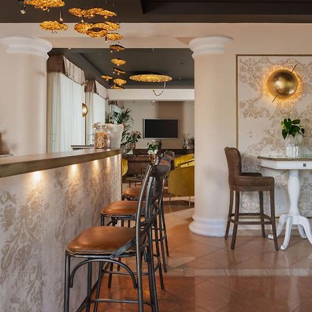 Hotel Mazzanti มิลาโน แมริตทิมา ภายนอก รูปภาพ