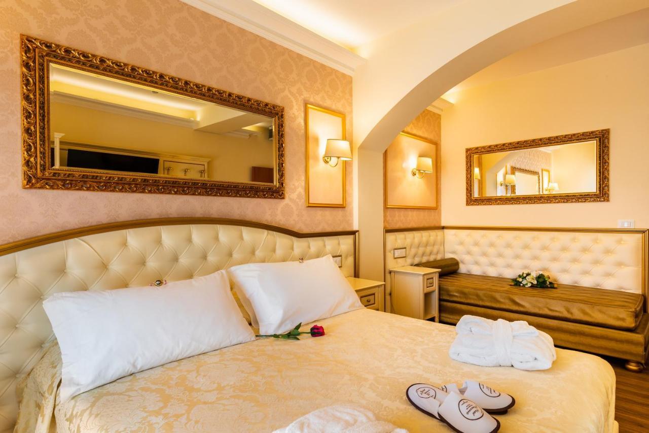 Hotel Mazzanti มิลาโน แมริตทิมา ภายนอก รูปภาพ