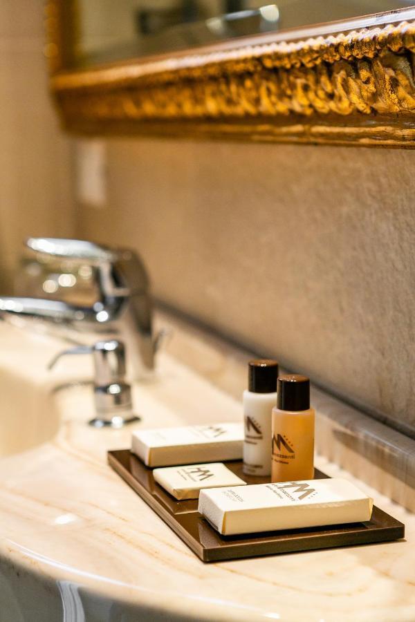 Hotel Mazzanti มิลาโน แมริตทิมา ภายนอก รูปภาพ