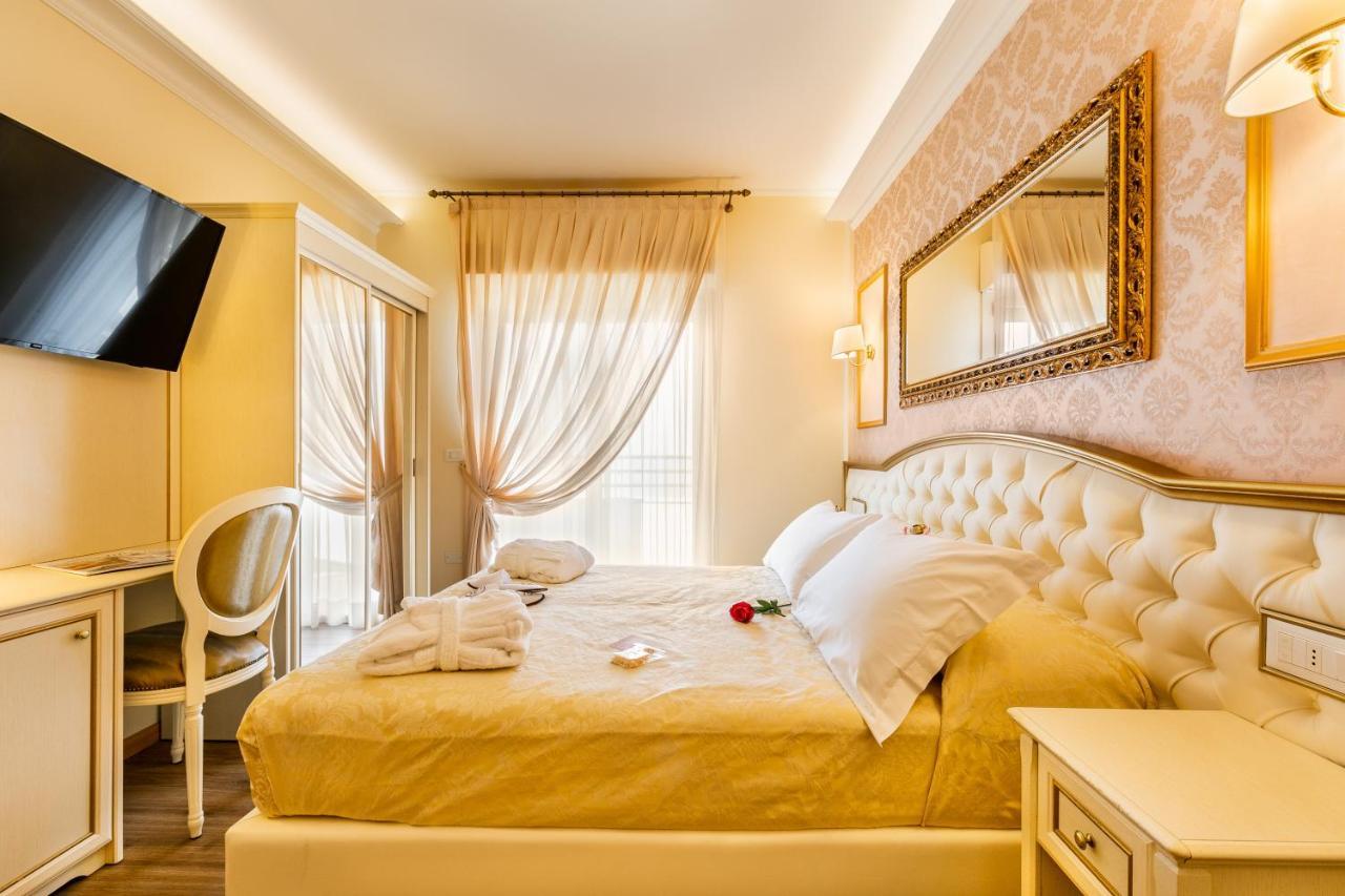 Hotel Mazzanti มิลาโน แมริตทิมา ภายนอก รูปภาพ