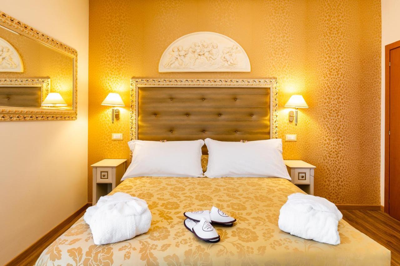 Hotel Mazzanti มิลาโน แมริตทิมา ภายนอก รูปภาพ