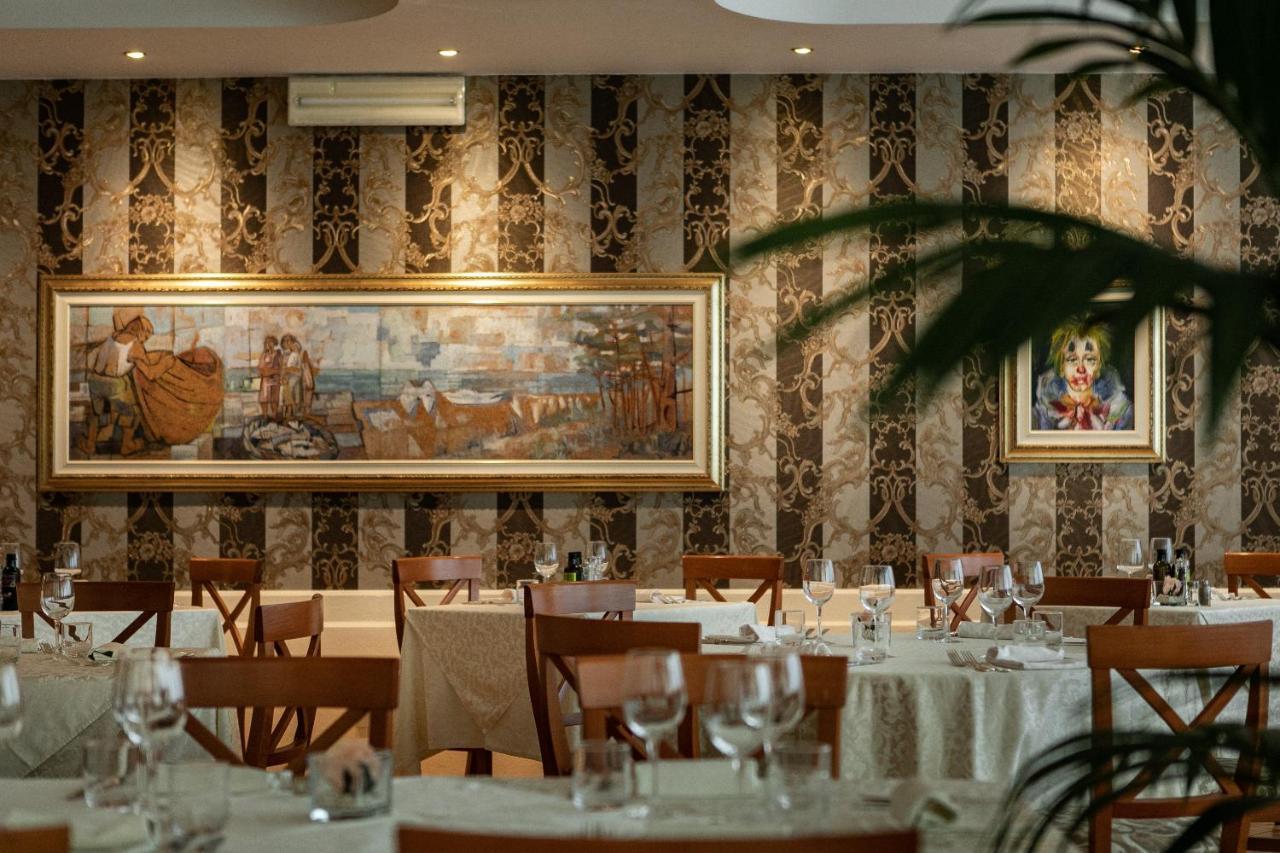 Hotel Mazzanti มิลาโน แมริตทิมา ภายนอก รูปภาพ