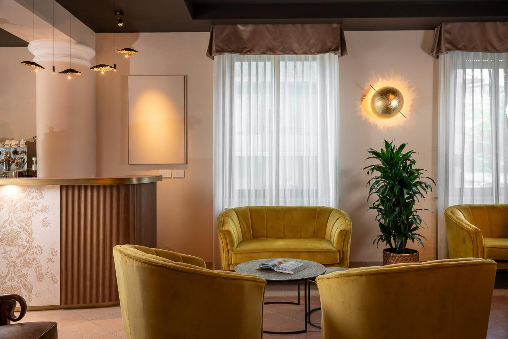 Hotel Mazzanti มิลาโน แมริตทิมา ภายนอก รูปภาพ