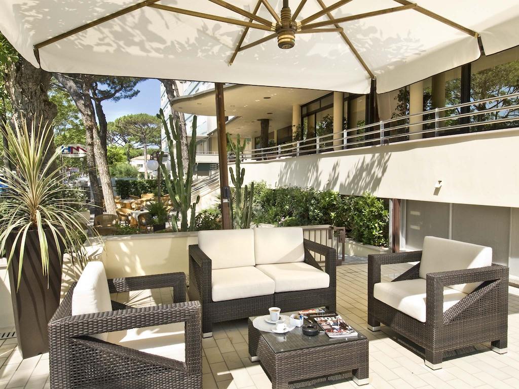 Hotel Mazzanti มิลาโน แมริตทิมา ภายนอก รูปภาพ
