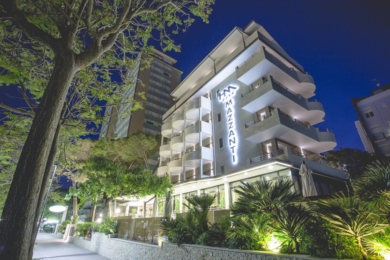 Hotel Mazzanti มิลาโน แมริตทิมา ภายนอก รูปภาพ