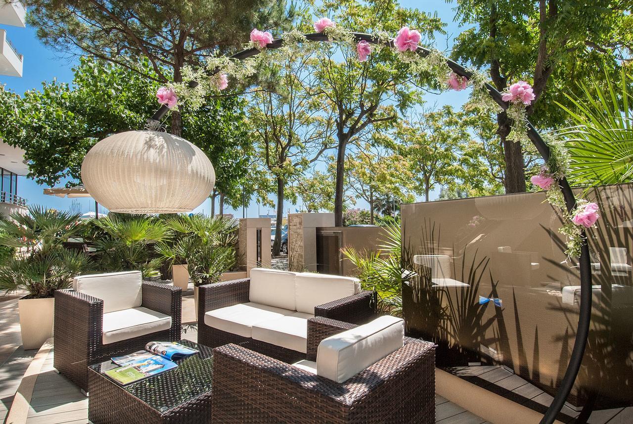 Hotel Mazzanti มิลาโน แมริตทิมา ภายนอก รูปภาพ